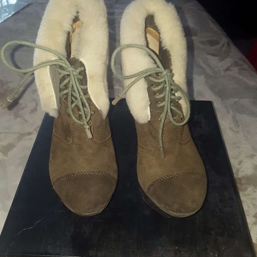 Lamb booties